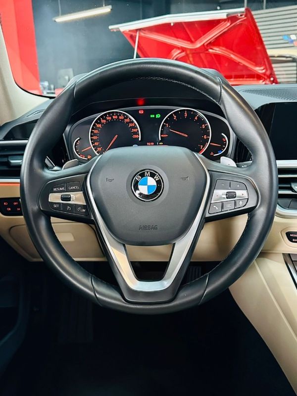 BMW 320i 2.0 16V TURBO GASOLINA SPORT AUTOMÁTICO 2019/2020 CASTELLAN E TOMAZONI MOTORS CAXIAS DO SUL / Carros no Vale