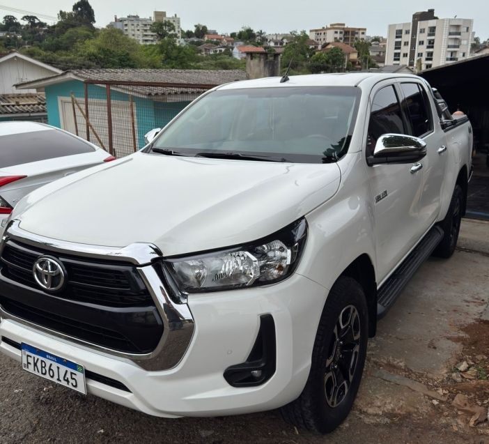 Toyota HILUX 2.8 D-4D TURBO DIESEL CD SRV 4X4 AUTOMÁTICO 2022/2022 CAMINHÕES & CAMIONETAS PASSO FUNDO / Carros no Vale