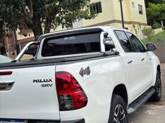 Toyota HILUX 2.8 D-4D TURBO DIESEL CD SRV 4X4 AUTOMÁTICO 2022/2022 CAMINHÕES & CAMIONETAS PASSO FUNDO / Carros no Vale