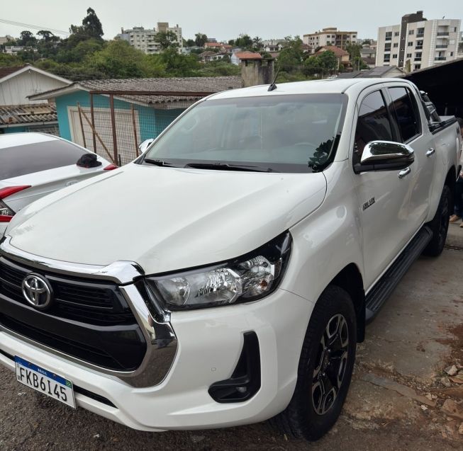 Toyota HILUX 2.8 D-4D TURBO DIESEL CD SRV 4X4 AUTOMÁTICO 2022/2022 CAMINHÕES & CAMIONETAS PASSO FUNDO / Carros no Vale