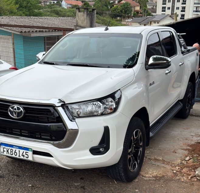 Toyota HILUX 2.8 D-4D TURBO DIESEL CD SRV 4X4 AUTOMÁTICO 2022/2022 CAMINHÕES & CAMIONETAS PASSO FUNDO / Carros no Vale