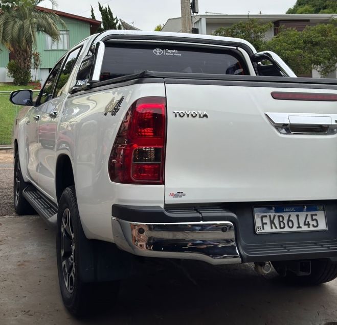 Toyota HILUX 2.8 D-4D TURBO DIESEL CD SRV 4X4 AUTOMÁTICO 2022/2022 CAMINHÕES & CAMIONETAS PASSO FUNDO / Carros no Vale