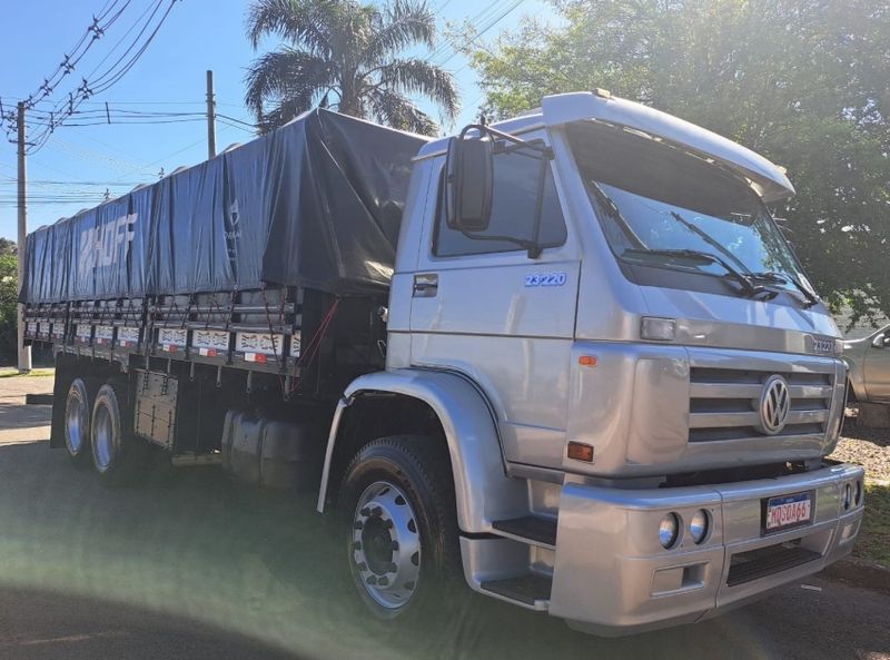 Volkswagen 23220 23-220 6×2 3-Eixos 2p Graneleiro 2005/2005 CAMINHÕES & CAMIONETAS PASSO FUNDO / Carros no Vale