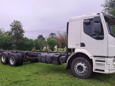 Volvo Vm 270 6×2 2p (E5) Chassi 2013/2013 CAMINHÕES & CAMIONETAS PASSO FUNDO / Carros no Vale