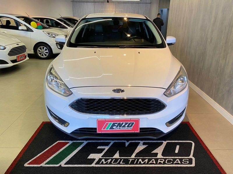 Ford Focus Sedan I/ SE AT 2.0SC 2016/2017 ENZO MULTIMARCAS CAXIAS DO SUL / Carros no Vale