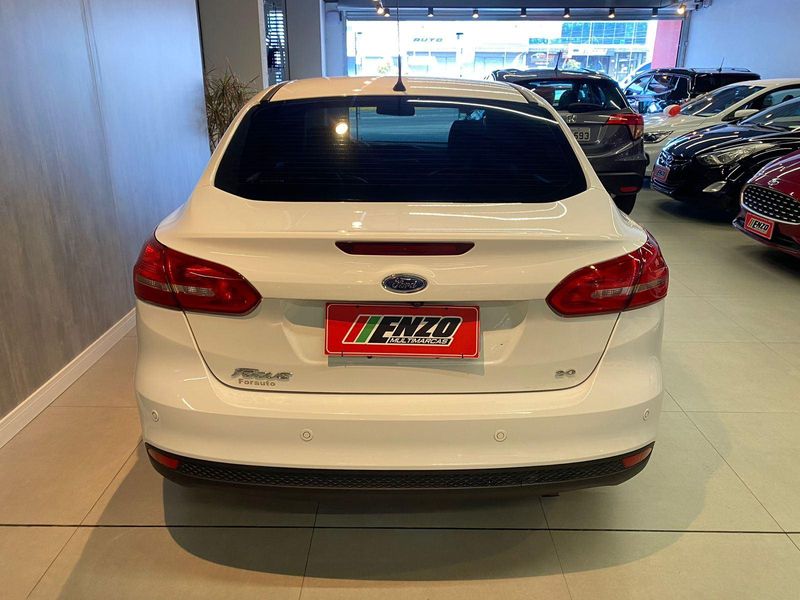 Ford Focus Sedan I/ SE AT 2.0SC 2016/2017 ENZO MULTIMARCAS CAXIAS DO SUL / Carros no Vale