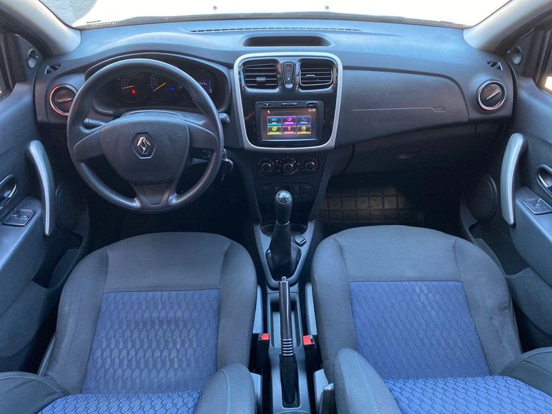 Renault Sandero EXPR 16 2015/2016 ENZO MULTIMARCAS CAXIAS DO SUL / Carros no Vale