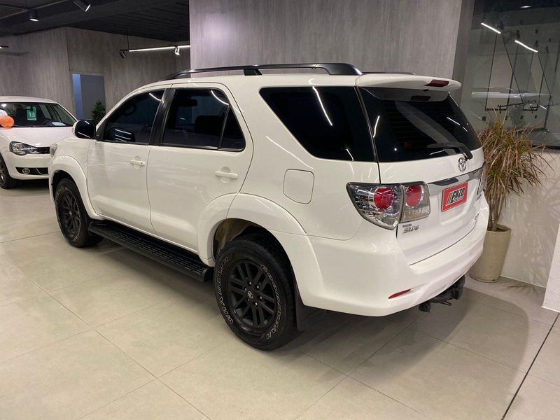 Toyota Hilux SW4 I/ SRV4X4 2013/2013 ENZO MULTIMARCAS CAXIAS DO SUL / Carros no Vale