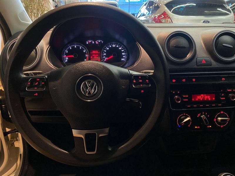 Volkswagen Gol Volkswagen VW/NOVO GOL 1.6 HIGHLINE 2013/2014 ENZO MULTIMARCAS CAXIAS DO SUL / Carros no Vale