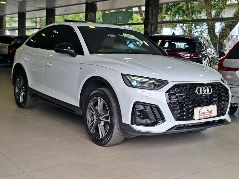 Audi Q5 2.0 55 TFSIE PHEV SPORTBACK PERFORMANCE BLACK QUATTRO S TRONIC 2022/2023 CARRO DEZ NOVO HAMBURGO / Carros no Vale