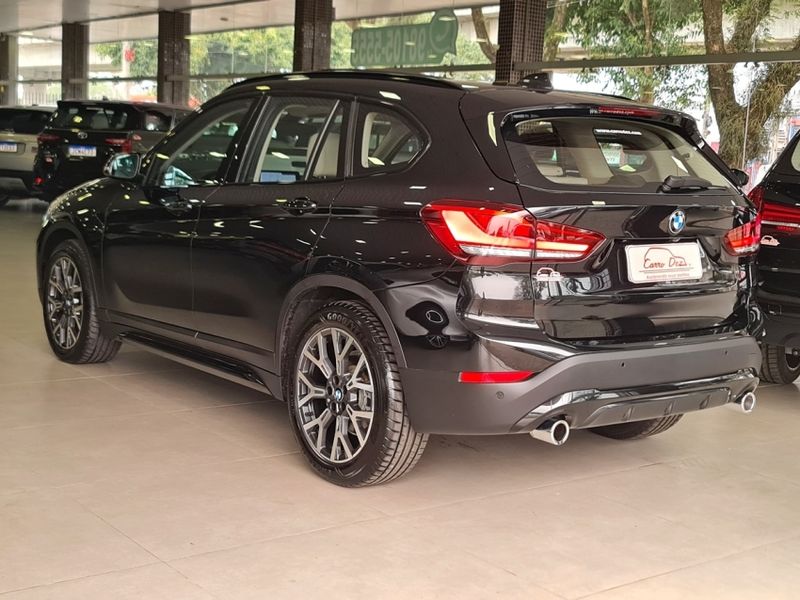 BMW X1 2.0 16V TURBO ACTIVEFLEX XDRIVE25I SPORT 4P AUTOMÁTICO 2021/2022 CARRO DEZ NOVO HAMBURGO / Carros no Vale