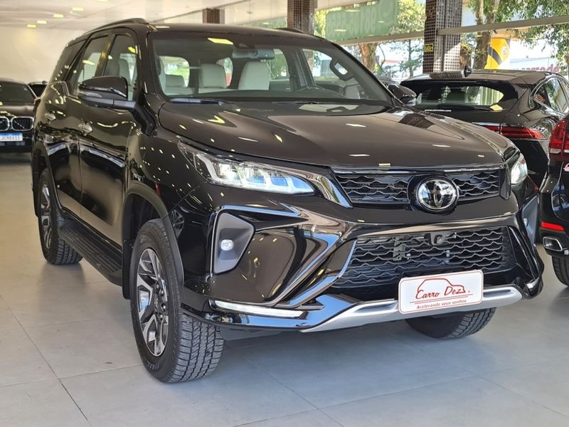 Toyota HILUX SW4 2.8 D-4D TURBO DIESEL DIAMOND 7L 4X4 AUTOMÁTICO 2023/2024 CARRO DEZ NOVO HAMBURGO / Carros no Vale