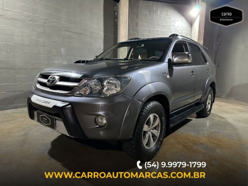 Toyota HILUX SW4 3.0 SRV 4X4 16V TURBO INTERCOOLER DIESEL 4P AUTOMÁTICO 2007/2008 CARRO AUTOMARCAS CAXIAS DO SUL / Carros no Vale