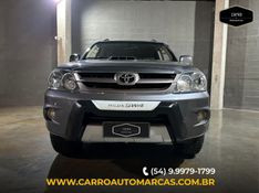 Toyota HILUX SW4 3.0 SRV 4X4 16V TURBO INTERCOOLER DIESEL 4P AUTOMÁTICO 2007/2008 CARRO AUTOMARCAS CAXIAS DO SUL / Carros no Vale