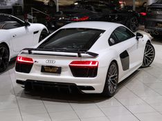 Audi R8 5.2 FSI COUPE PLUS QUATTRO V10 40V GASOLINA 2P S TRONIC 2017/2018 VIA BELLA VEÍCULOS ESPECIAIS CAXIAS DO SUL / Carros no Vale