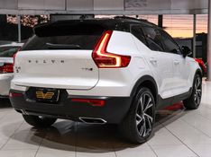 Volvo XC40 2.0 T5 GASOLINA R-DESIGN AWD GEARTRONIC 2018/2019 VIA BELLA VEÍCULOS ESPECIAIS CAXIAS DO SUL / Carros no Vale