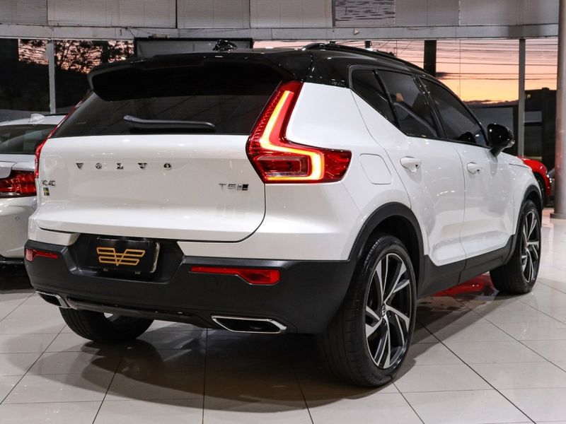 Volvo XC40 2.0 T5 GASOLINA R-DESIGN AWD GEARTRONIC 2018/2019 VIA BELLA VEÍCULOS ESPECIAIS CAXIAS DO SUL / Carros no Vale