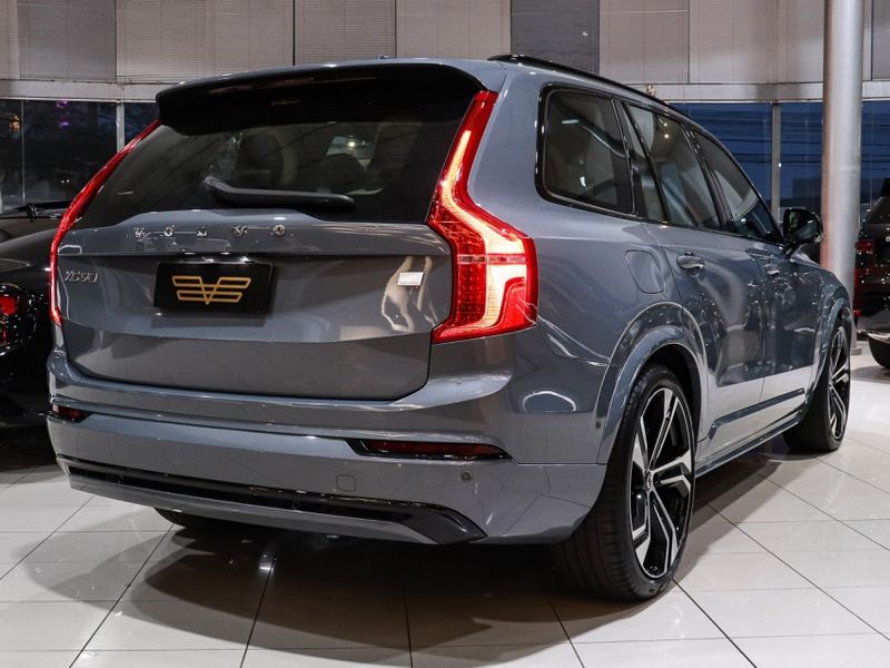 Volvo XC90 2.0 T8 RECHARGE ULTIMATE DARK AWD GEARTRONIC 2022/2023 VIA BELLA VEÍCULOS ESPECIAIS CAXIAS DO SUL / Carros no Vale