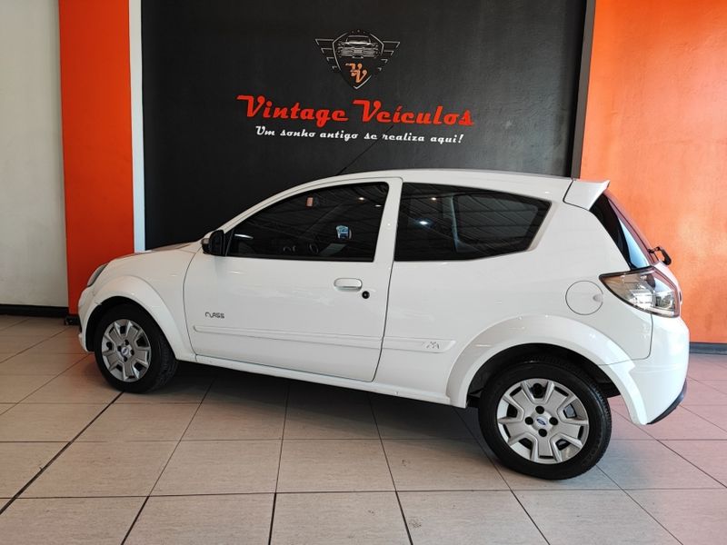 Ford KA 1.0 MPI 8V FLEX 2P MANUAL 2013/2013 VINTAGE VEÍCULOS CAXIAS DO SUL / Carros no Vale