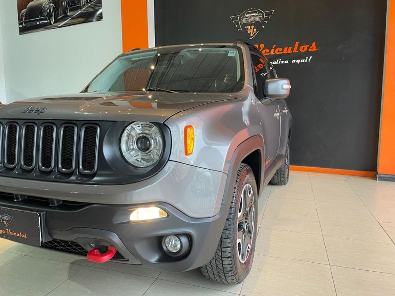 JEEP RENEGADE 2.0 16V TURBO DIESEL TRAILHAWK 4P 4X4 AUTOMÁTICO 2018/2018 VINTAGE VEÍCULOS CAXIAS DO SUL / Carros no Vale