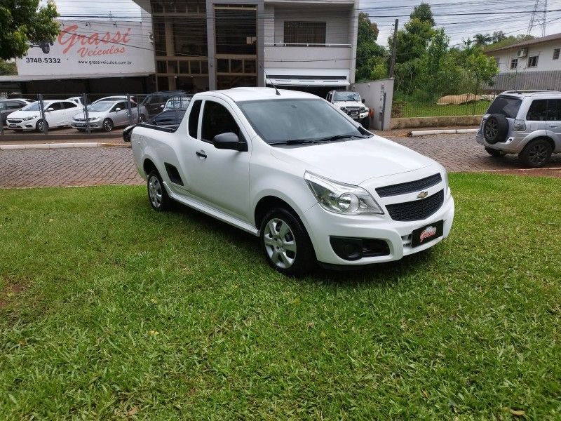 Chevrolet MONTANA LS 1.4 2018 GRASSI VEÍCULOS LAJEADO / Carros no Vale