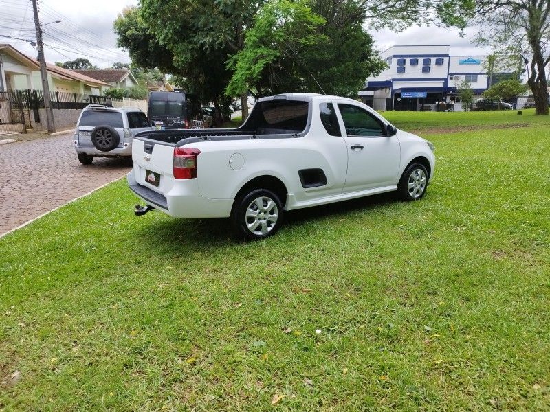 Chevrolet MONTANA LS 1.4 2018 GRASSI VEÍCULOS LAJEADO / Carros no Vale