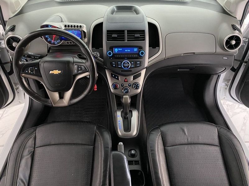 CHEVROLET SONIC HATCH LTZ 1.6 2013 SÓ MOTOS E AUTOMÓVEIS SANTA CRUZ DO SUL / Carros no Vale