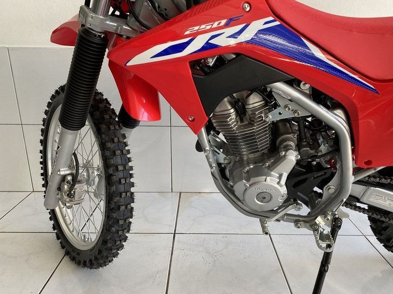 Honda Motos CRF 250F / 2024 SÓ MOTOS E AUTOMÓVEIS SANTA CRUZ DO SUL / Carros no Vale