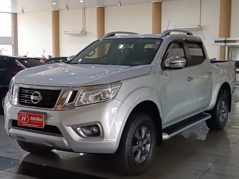 Nissan FRONTIER LE 2.3 BI TURBO 2017 HÉLIO AUTOMÓVEIS LAJEADO / Carros no Vale