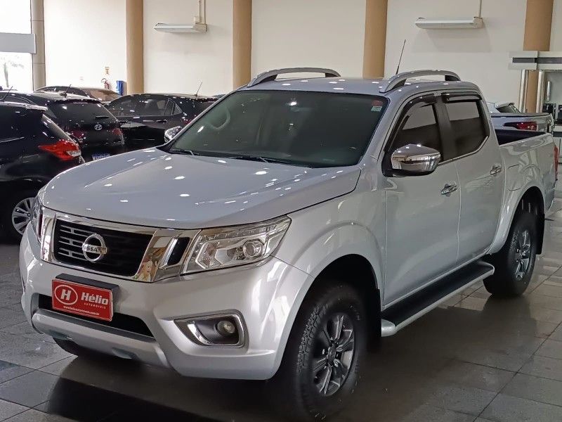 Nissan FRONTIER LE 2.3 BI TURBO 2017 HÉLIO AUTOMÓVEIS LAJEADO / Carros no Vale