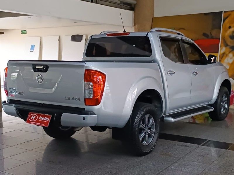 Nissan FRONTIER LE 2.3 BI TURBO 2017 HÉLIO AUTOMÓVEIS LAJEADO / Carros no Vale