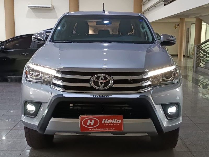 Toyota HILUX CAB.DUPLA SRX 2.8 2018 HÉLIO AUTOMÓVEIS LAJEADO / Carros no Vale