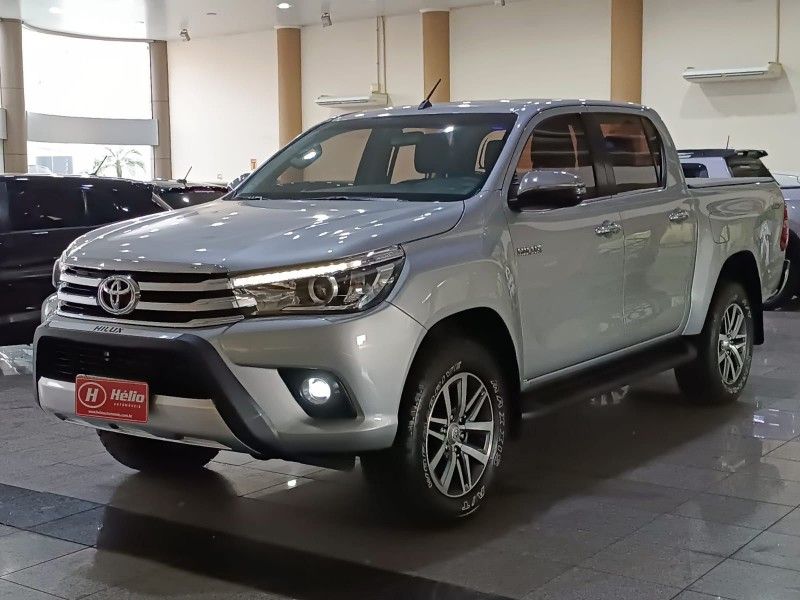 Toyota HILUX CAB.DUPLA SRX 2.8 2018 HÉLIO AUTOMÓVEIS LAJEADO / Carros no Vale