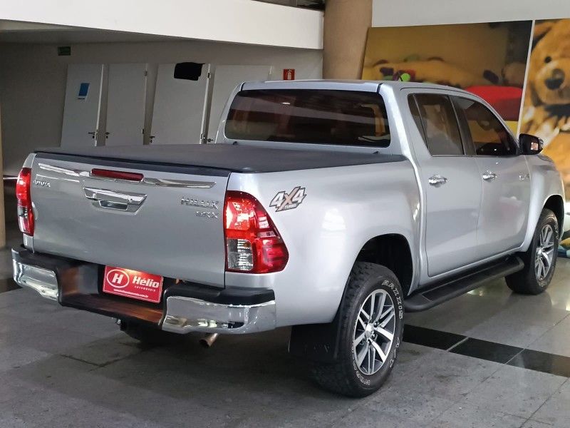 Toyota HILUX CAB.DUPLA SRX 2.8 2018 HÉLIO AUTOMÓVEIS LAJEADO / Carros no Vale