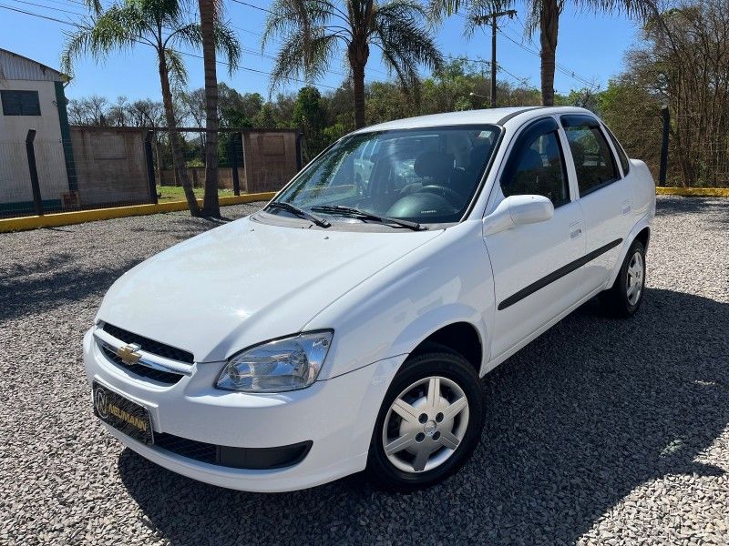 Chevrolet CLASSIC LS 1.0 VHC 2016 NEUMANN VEÍCULOS ARROIO DO MEIO / Carros no Vale