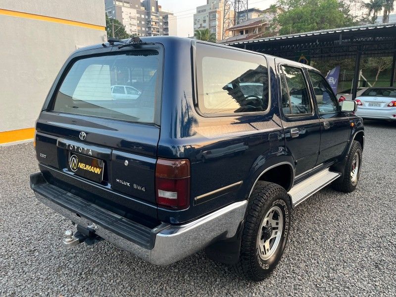 Toyota HILUX SW4 2.8 1995 NEUMANN VEÍCULOS ARROIO DO MEIO / Carros no Vale