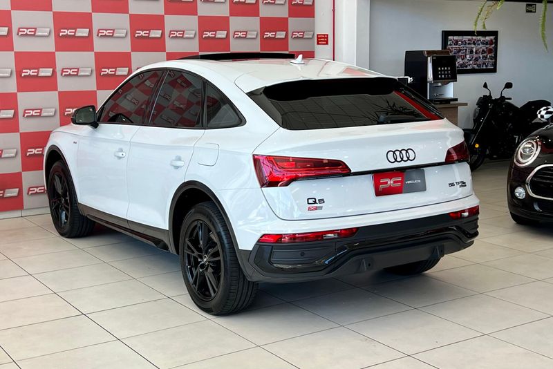 Audi Q5 SB P Black 2.0 TFSIe S.Tr Qt (Hib.) 2022/2023 PC VEÍCULOS SANTA CRUZ DO SUL / Carros no Vale