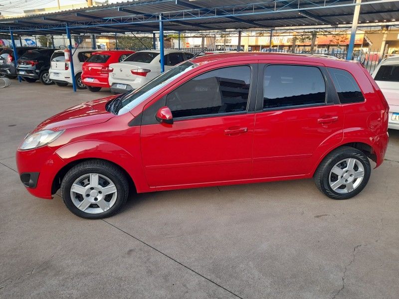 Ford FIESTA CLASS 1.6 2013 FERREIRA VEÍCULOS VENÂNCIO AIRES / Carros no Vale