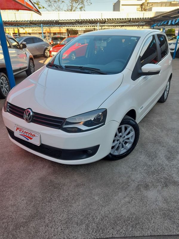 Volkswagen FOX TREND 1.0 8V 2014 FERREIRA VEÍCULOS VENÂNCIO AIRES / Carros no Vale