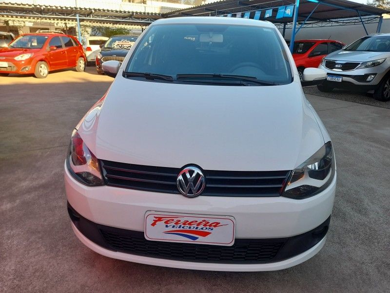 Volkswagen FOX TREND 1.0 8V 2014 FERREIRA VEÍCULOS VENÂNCIO AIRES / Carros no Vale