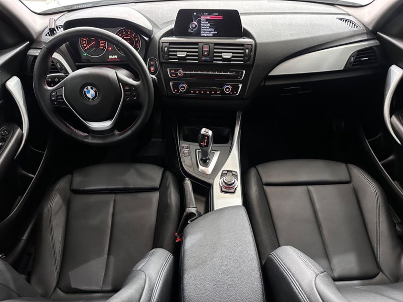 Bmw 120i Active 2015/2015 COVEL VEICULOS ENCANTADO / Carros no Vale