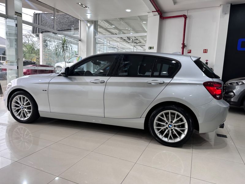 Bmw 120i Active 2015/2015 COVEL VEICULOS ENCANTADO / Carros no Vale