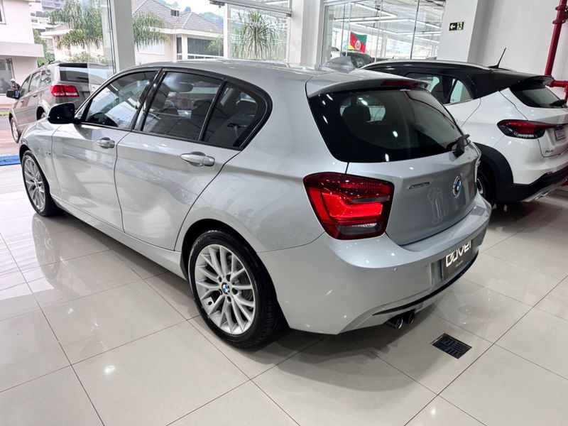 Bmw 120i Active 2015/2015 COVEL VEICULOS ENCANTADO / Carros no Vale