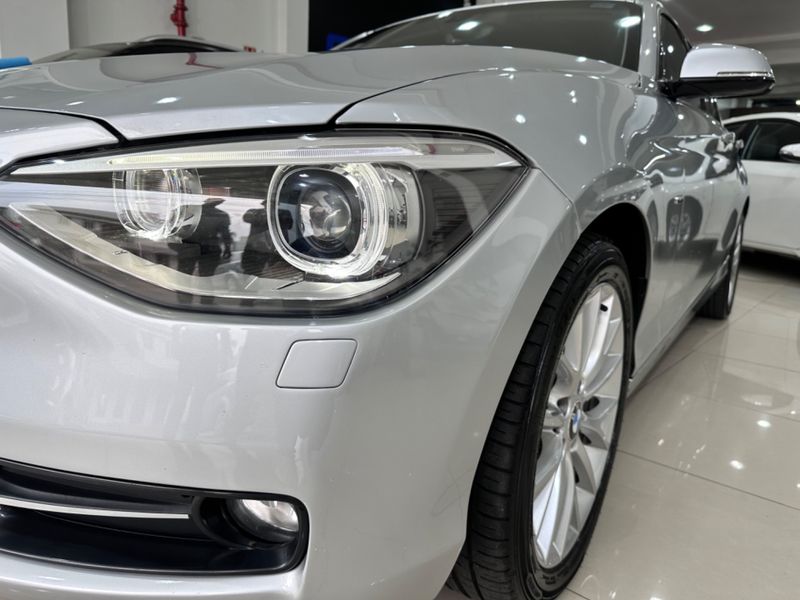 Bmw 120i Active 2015/2015 COVEL VEICULOS ENCANTADO / Carros no Vale