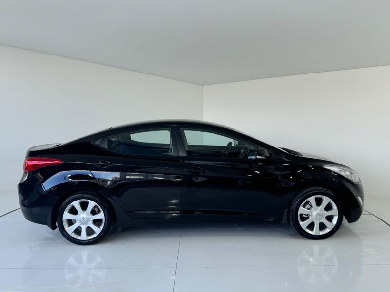 Hyundai Elantra Gls 2011/2012 COVEL VEICULOS ENCANTADO / Carros no Vale