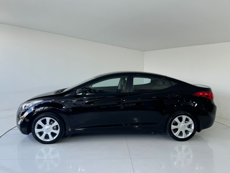 Hyundai Elantra Gls 2011/2012 COVEL VEICULOS ENCANTADO / Carros no Vale