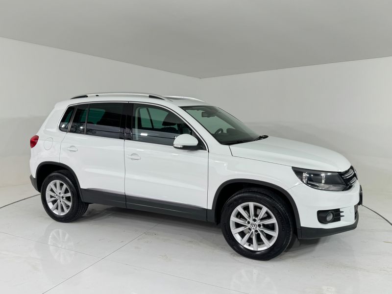 Volkswagen Tiguan 2.0 Tsi 2014/2014 COVEL VEICULOS ENCANTADO / Carros no Vale