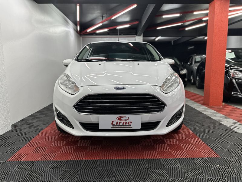 Ford Fiesta TIT.Plus 1.0 12V EcoBoost 2017/2017 CIRNE AUTOMÓVEIS SANTA MARIA / Carros no Vale