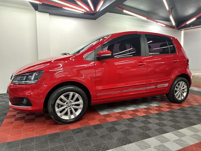 VOLKSWAGEN Fox Connect 1.6 8V 2018/2018 CIRNE AUTOMÓVEIS SANTA MARIA / Carros no Vale