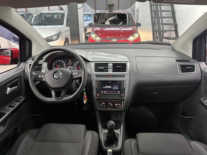 VOLKSWAGEN Fox Connect 1.6 8V 2018/2018 CIRNE AUTOMÓVEIS SANTA MARIA / Carros no Vale